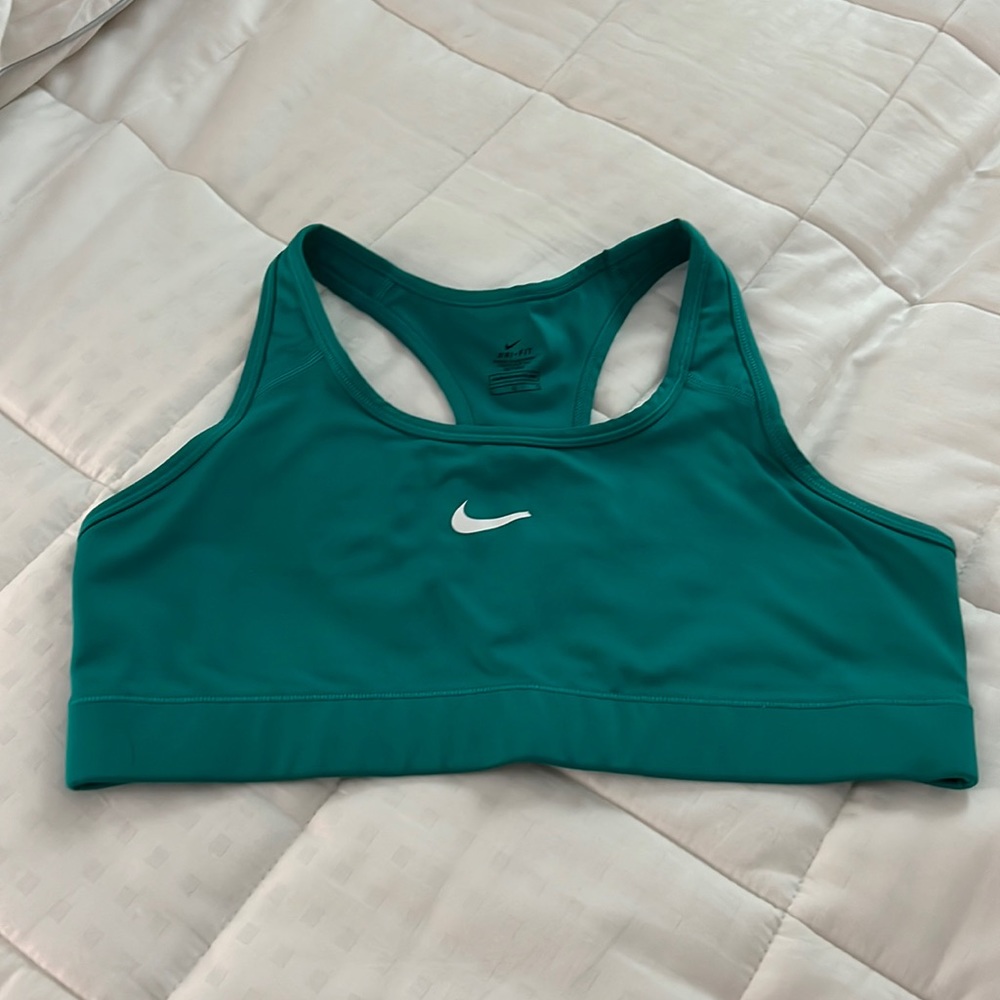 NWOT Nike Dri-Fit Non-padded Sports Bra Size L